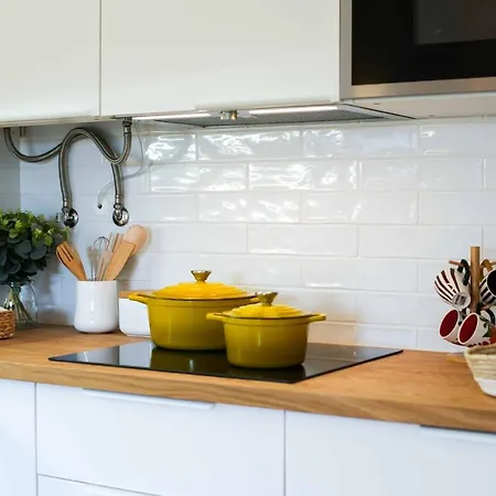 Oura 7 Апартаменти