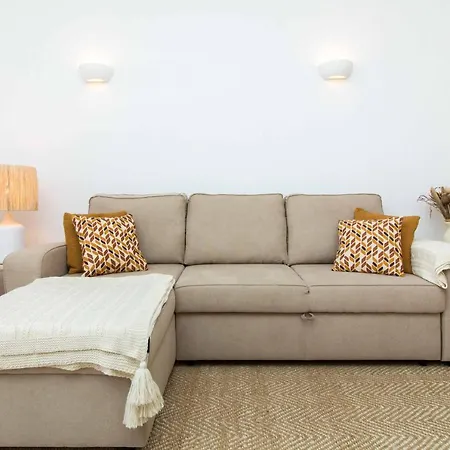 Apartment Oura 7 *
