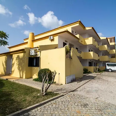 Apartment Oura 7